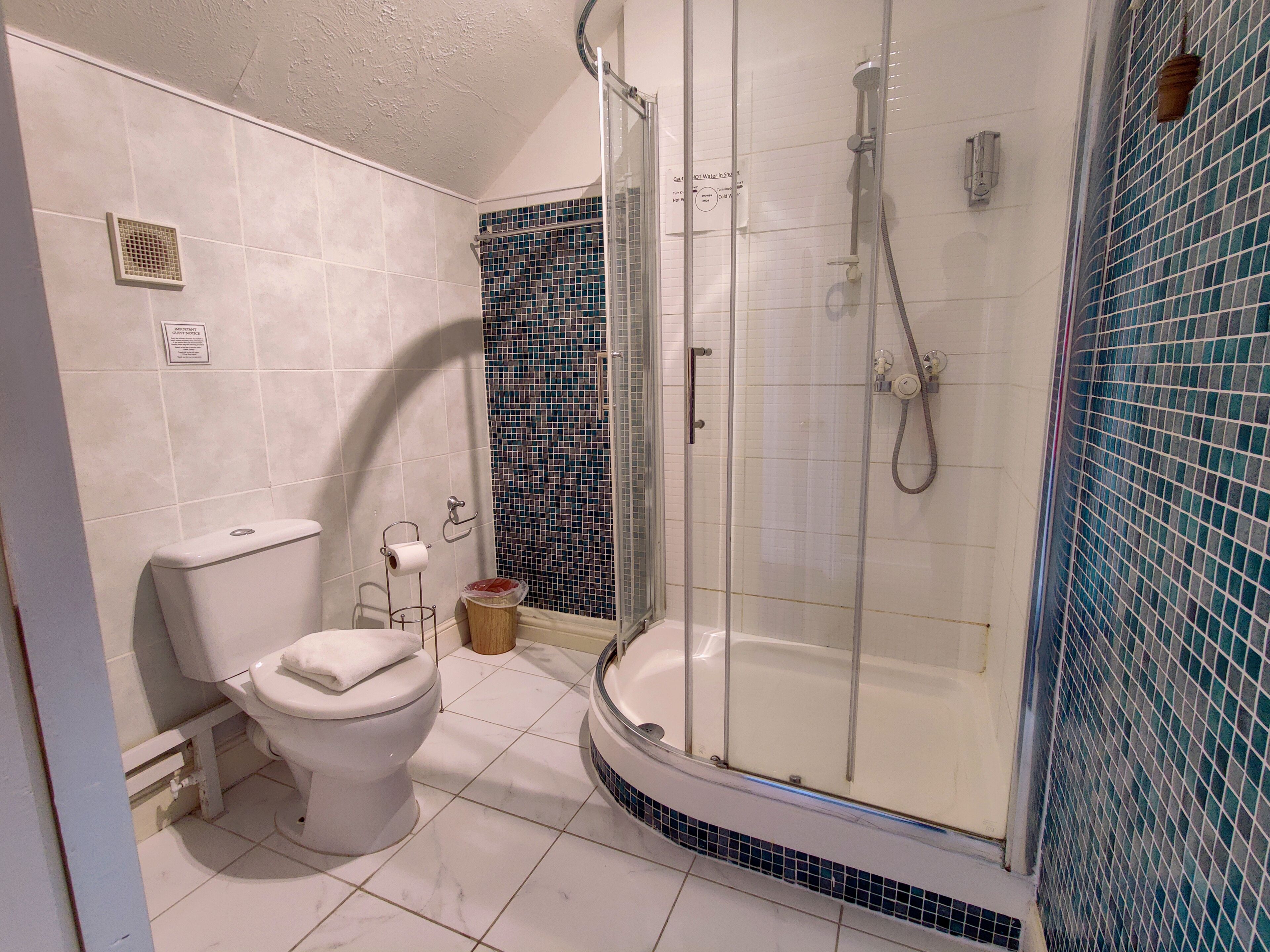 Photo - Wentworth House - Free Parking