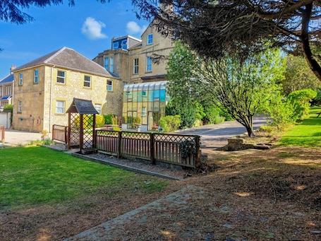 Building design. Wentworth House Hotel
