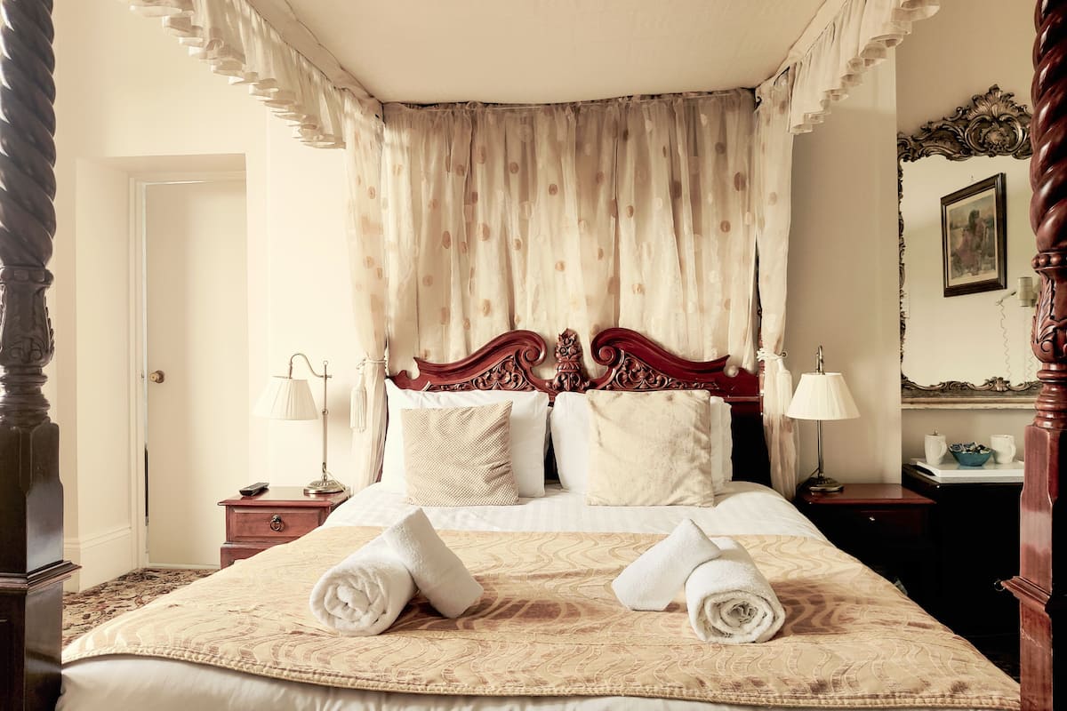 Superior Double Room, 1 Double Bed (Four Poster Bed) | Individually decorated, individually furnished, desk, laptop workspace