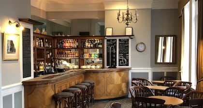 The White Lion Hotel