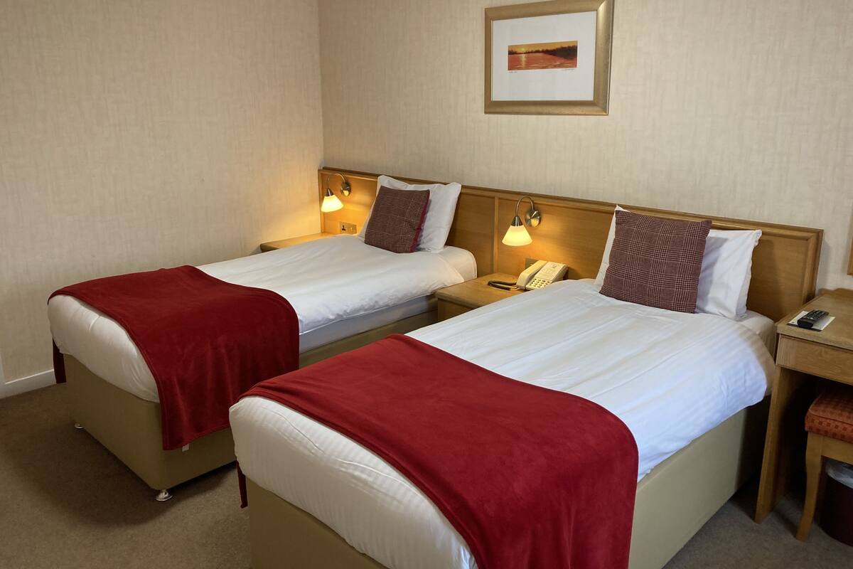 Chambre avec lits jumeaux, salle de bain attenante | 1 chambre
