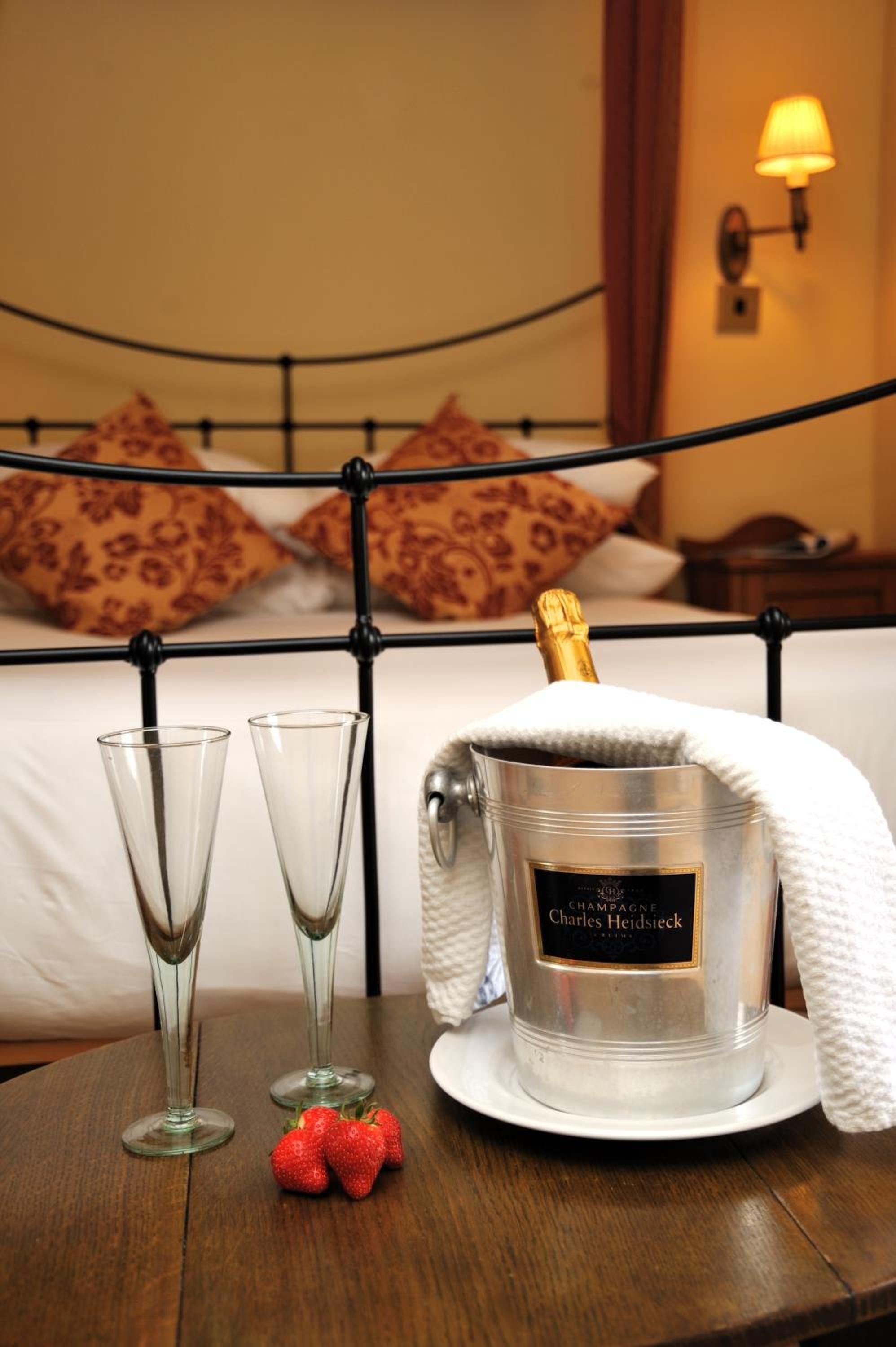 1 bedroom, hypo-allergenic bedding, desk, iron/ironing board