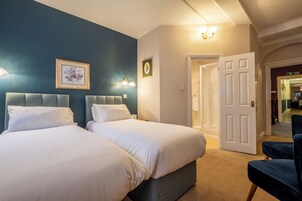 Standard Twin Room | Hypo-allergenic bedding, desk, iron/ironing board, free WiFi