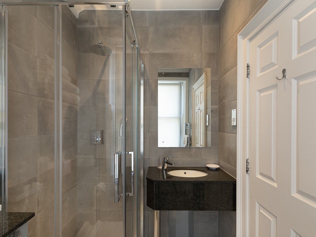 standard double room, ensuite | bathroom