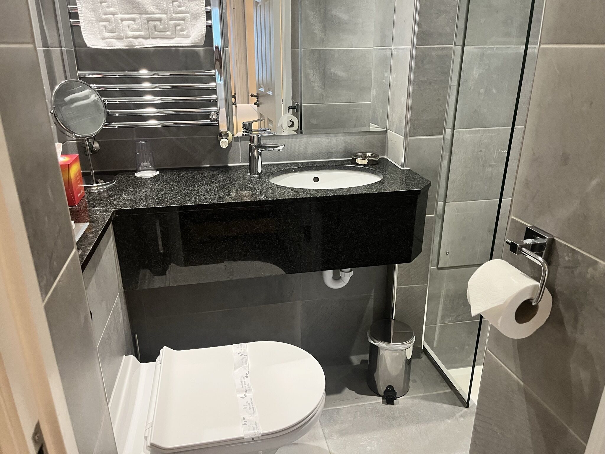 standard single room, ensuite (lower ground floor) | bathroom