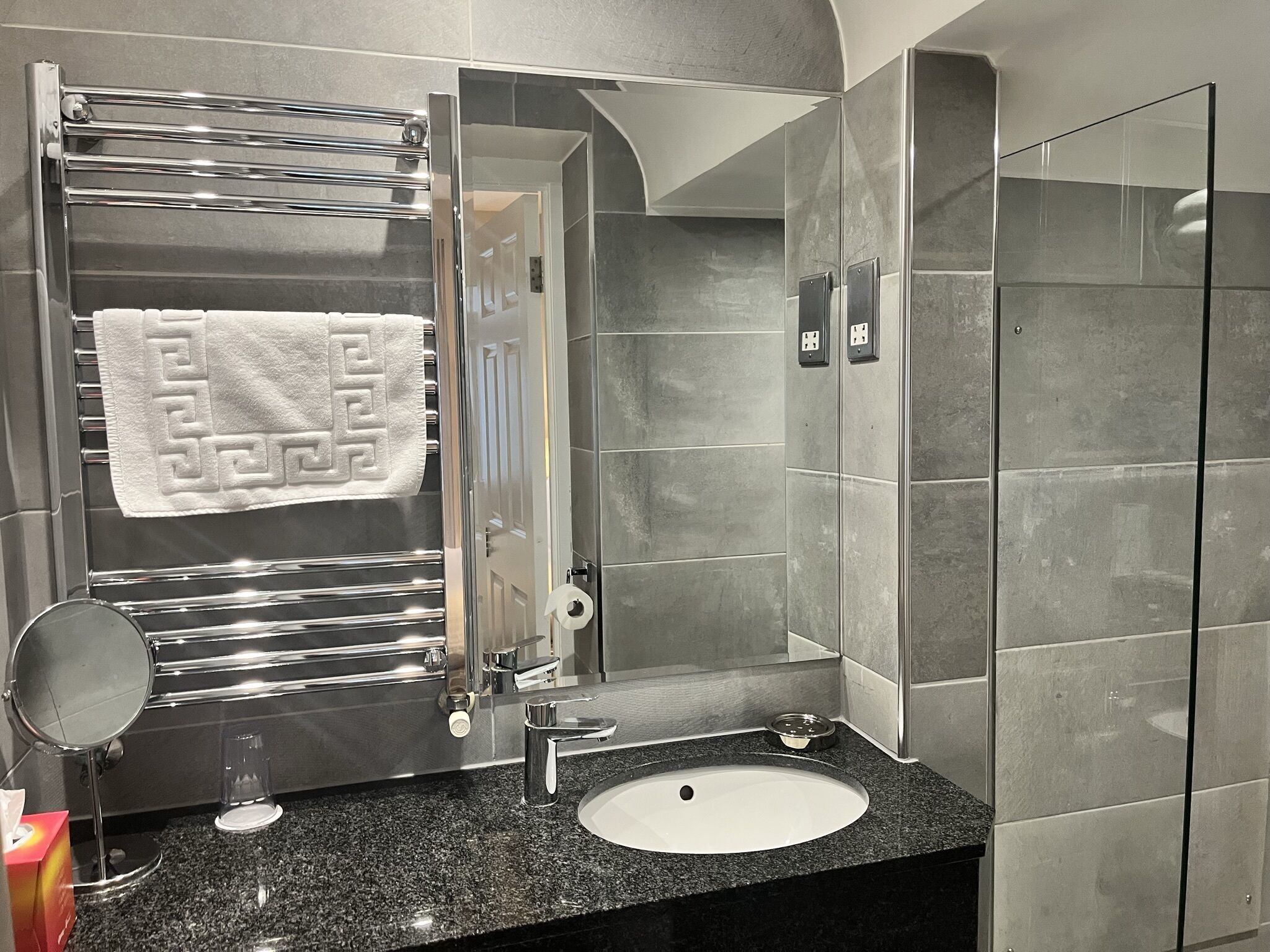 standard single room, ensuite (lower ground floor) | bathroom