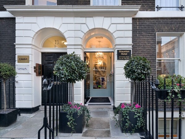 Exterior - Staunton Hotel (London)