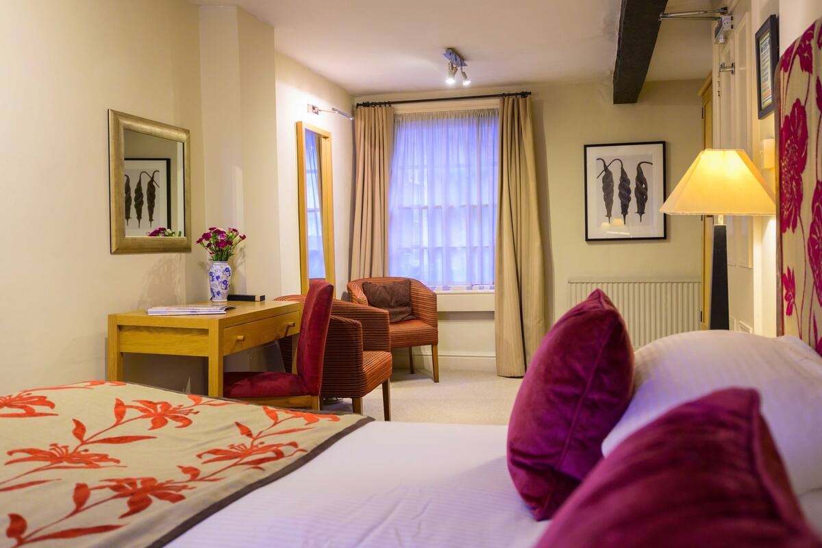 Standard Double Room | Desk, iron/ironing board, cots/infant beds, rollaway beds