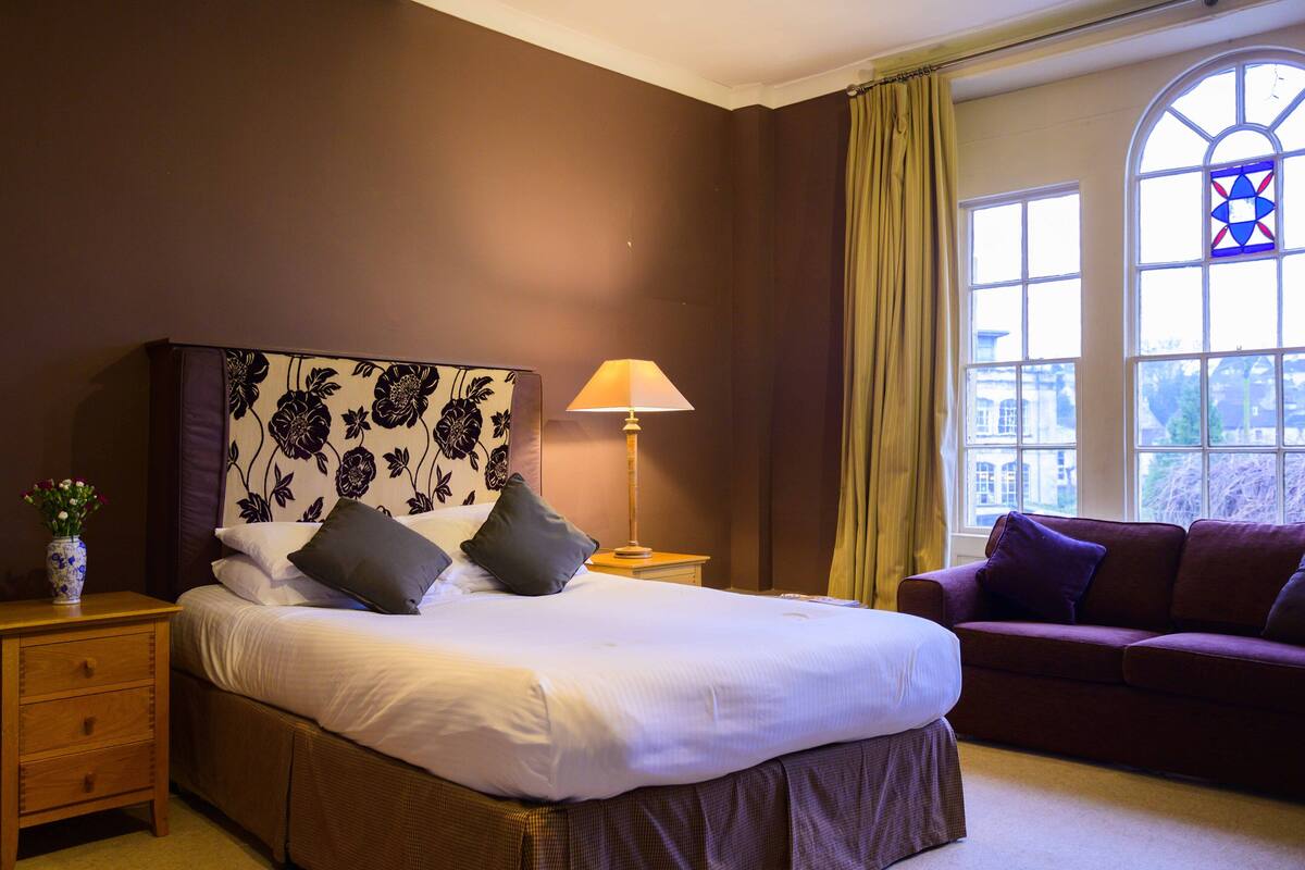 Deluxe Double Room, 1 Double Bed | Desk, iron/ironing board, cots/infant beds, rollaway beds
