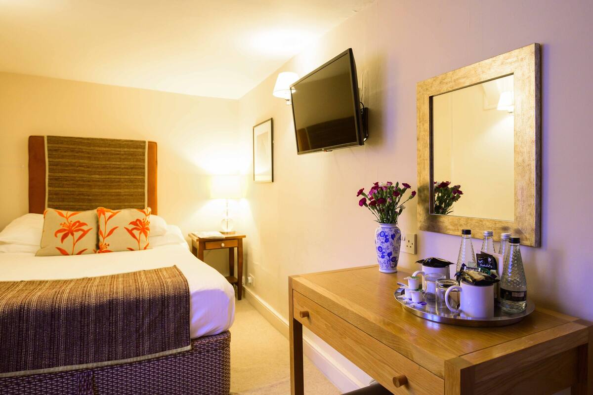 Standard Double Room (Small) | Desk, iron/ironing board, cots/infant beds, rollaway beds