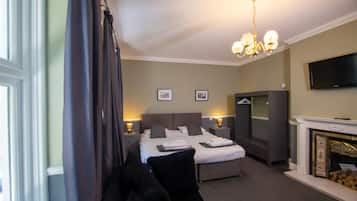 Suite, Ensuite (Honeymoon Suite) | Free WiFi, bed sheets