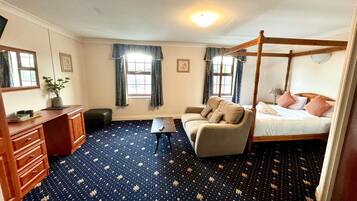 Suite, mit Bad (Honeymoon Suite) | 1 Schlafzimmer, kostenloses WLAN, Bettwäsche