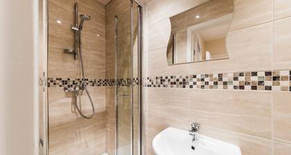 Royal London Hotel by Saba