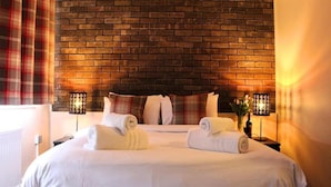 Unclassified image, 5 of 116, button - Birch Hotel (Heywood)