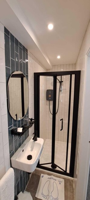 Standard Single Room, 1 Single Bed, Ensuite | Bathroom