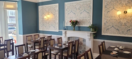 Café da manhã inglês grátis todos os dias. Victoria Park Lodge