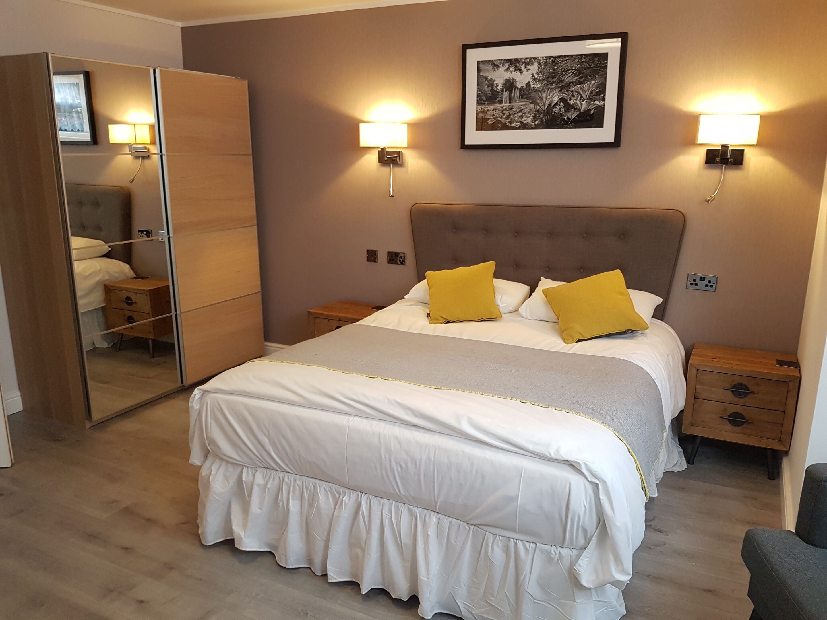 standard double room, 1 double bed, non smoking, ensuite | hypo-allergenic bedding, iron/ironing board, travel cot, free wifi