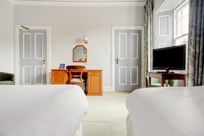 Standard Room, 2 Double Beds (Family)