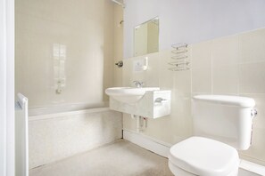 Regadera, amenidades de baño gratuitas, toallas, jabón 