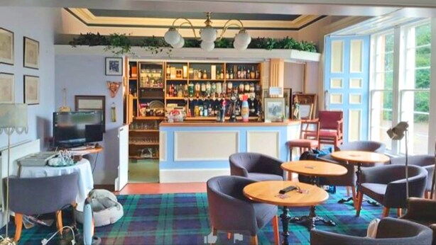 Bar (on property) - OYO Kirkconnel Hall Hotel (Lockerbie)