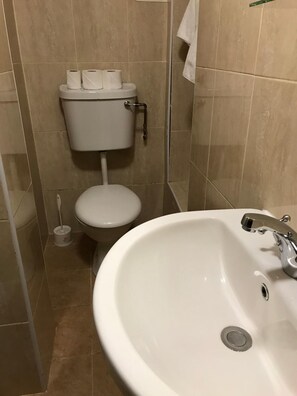 Bathroom - Seven Dials Hotel (London)