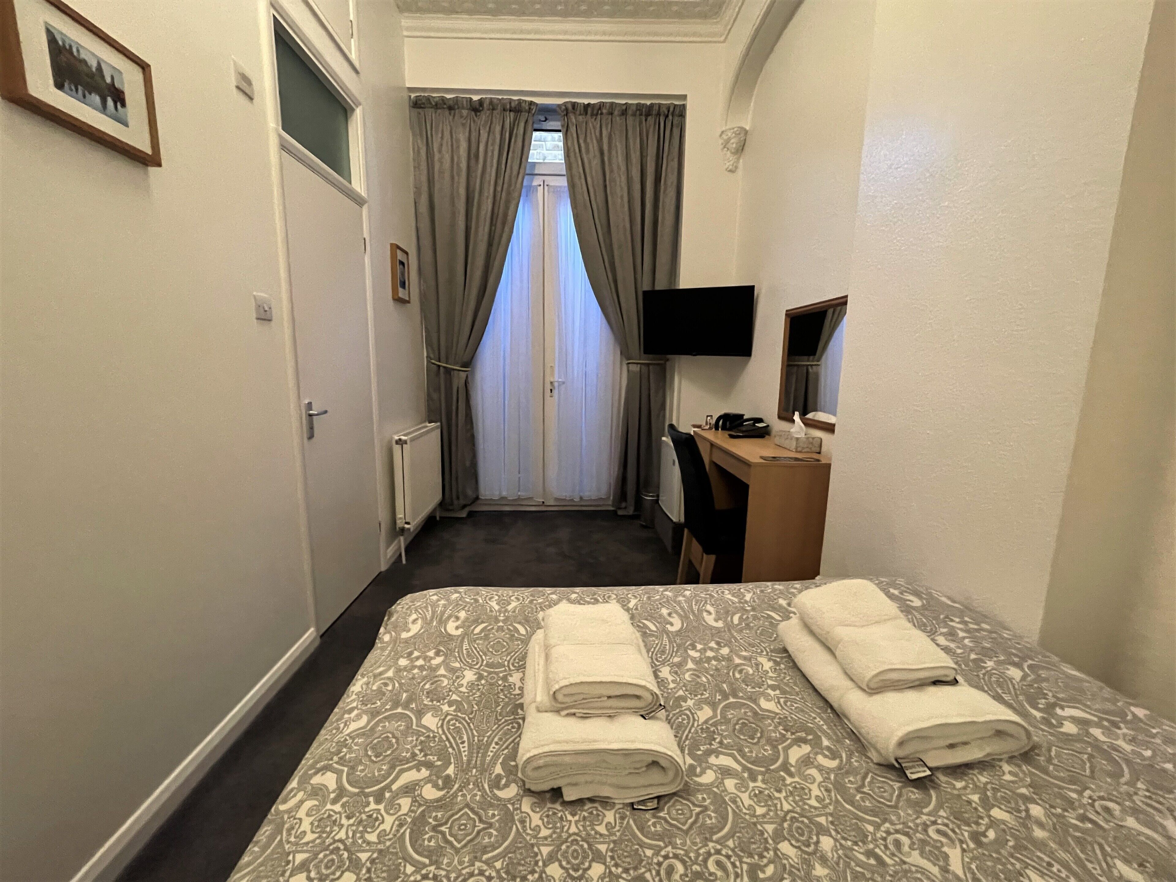 Photo - Gateway Hotel