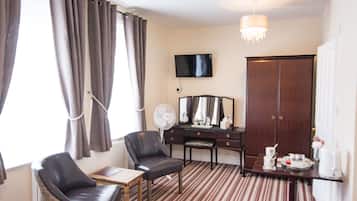 Chambre Double, 1 trÚs grand lit | Décoration personnalisée, ameublement personnalisé, rideaux occultants
