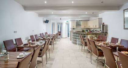 Abbey Hotel Shepherd’s Bush