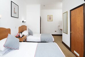 Standard Twin Room | In-room safe, free WiFi - Abbey Hotel Shepherd’s Bush (London)