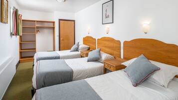 Deluxe Triple Room | In-room safe, free WiFi