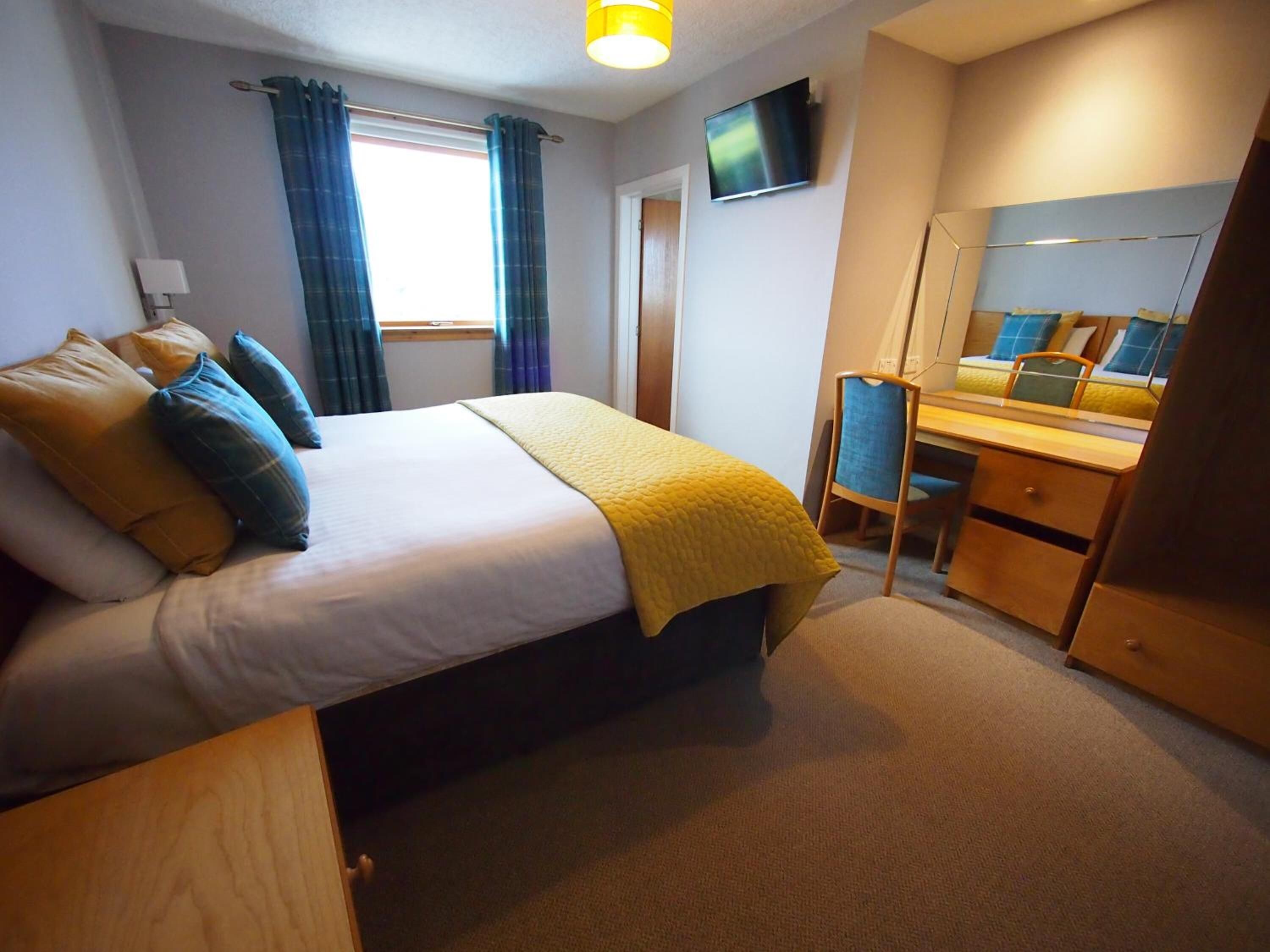 1 bedroom, desk, iron/ironing board, free cots/infant beds