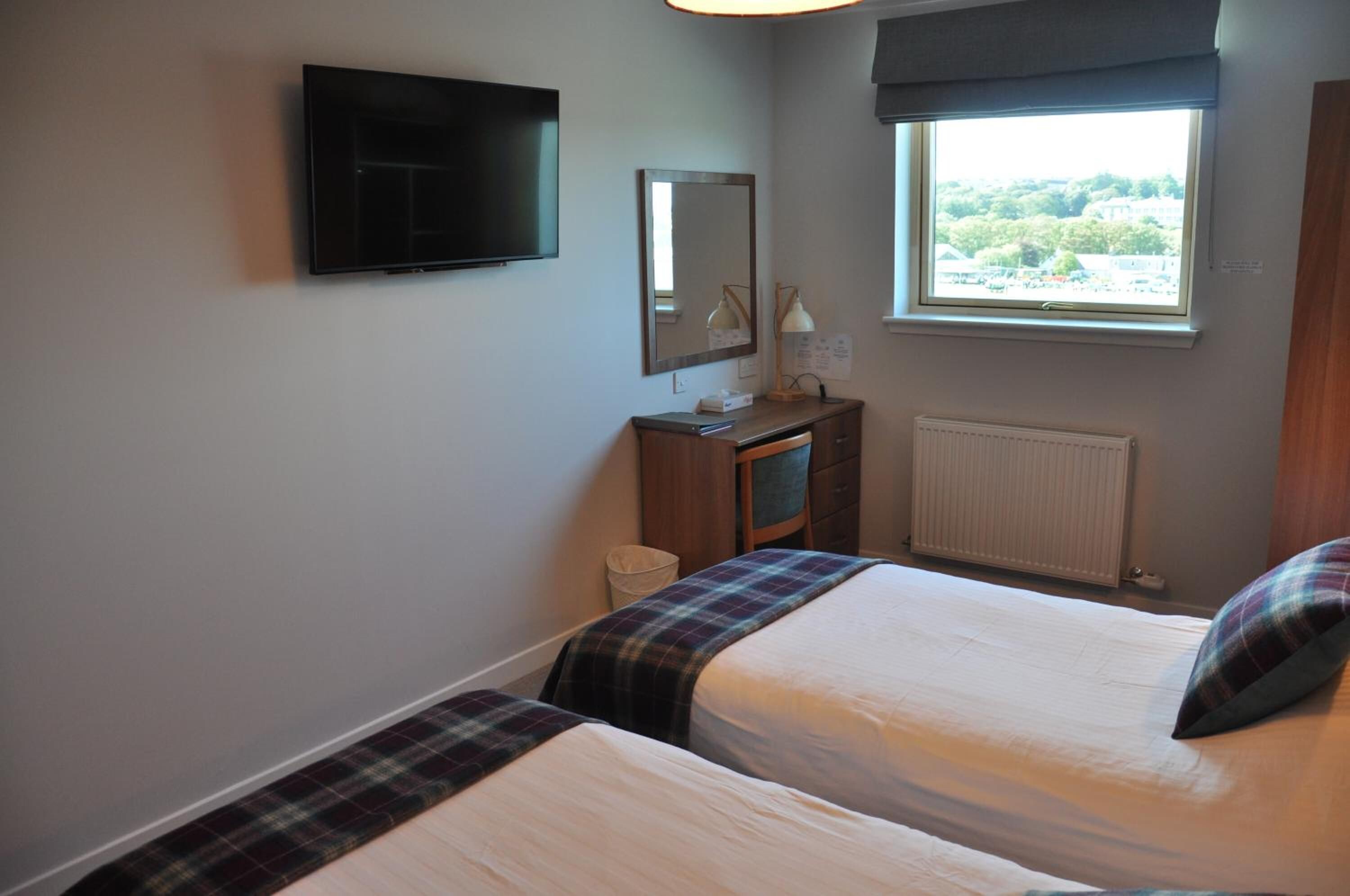 1 bedroom, desk, iron/ironing board, free cots/infant beds