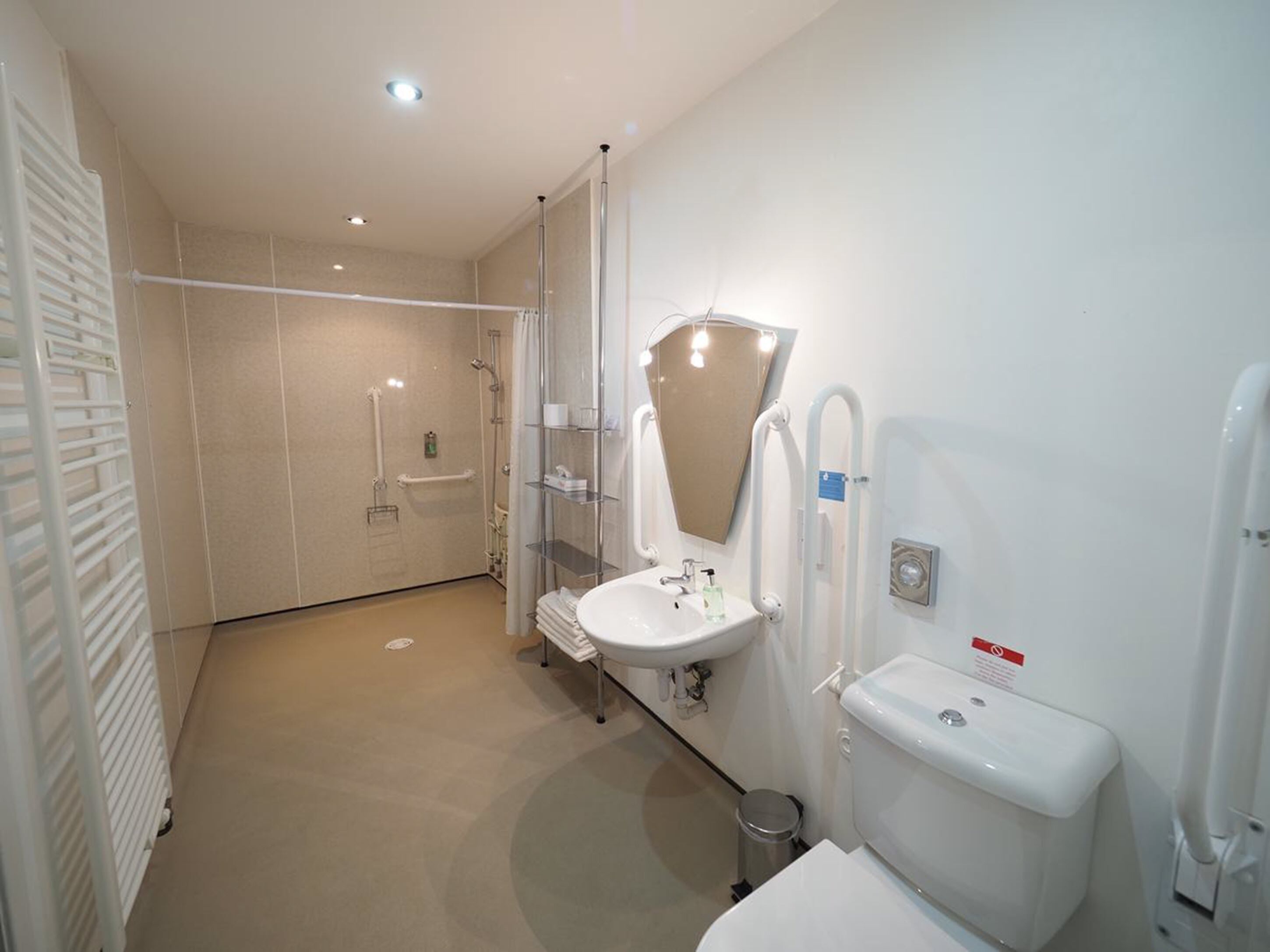 standard room, accessible | bathroom | free toiletries, hair dryer, towels