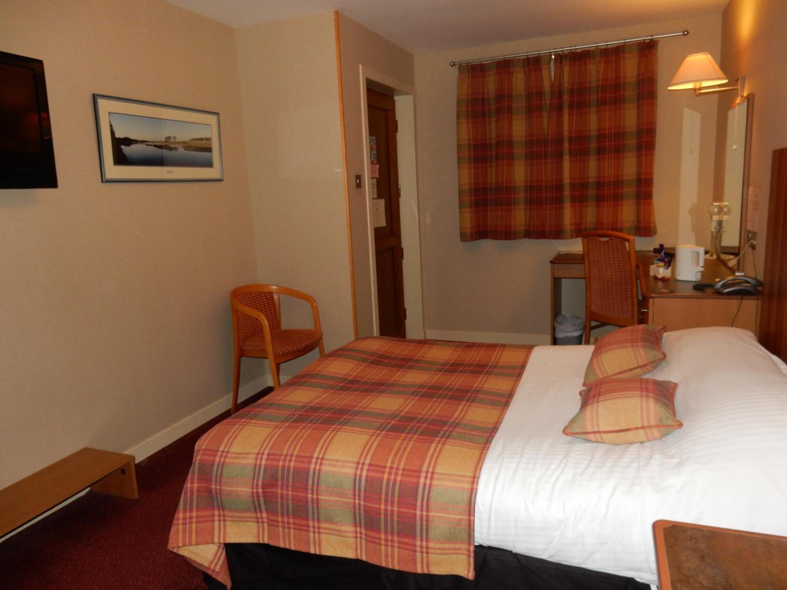 1 bedroom, desk, iron/ironing board, free cots/infant beds