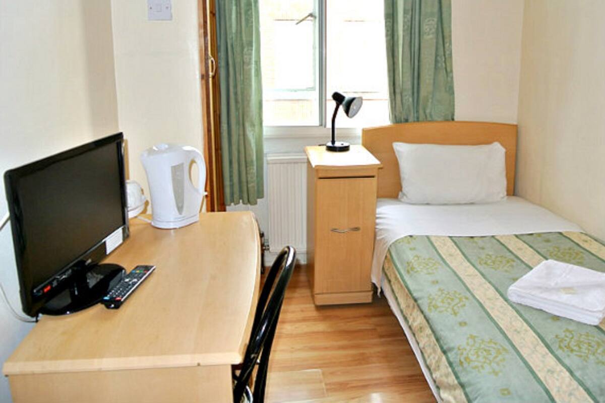 Desk, iron/ironing board, free WiFi