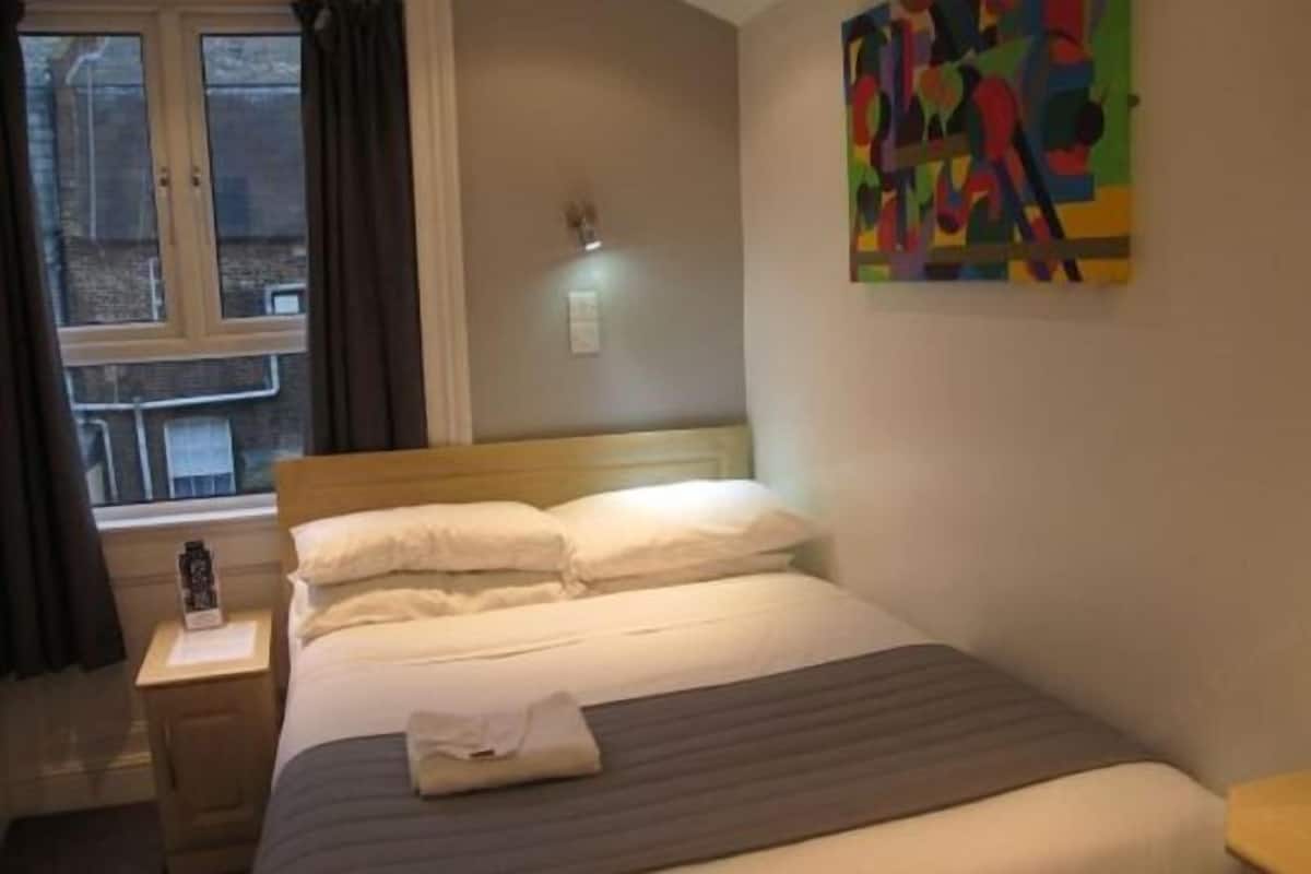 In-room safe, desk, iron/ironing board, cots/infant beds