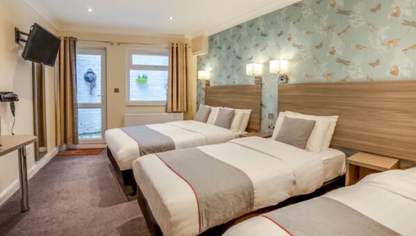 Deluxe Quadruple Room