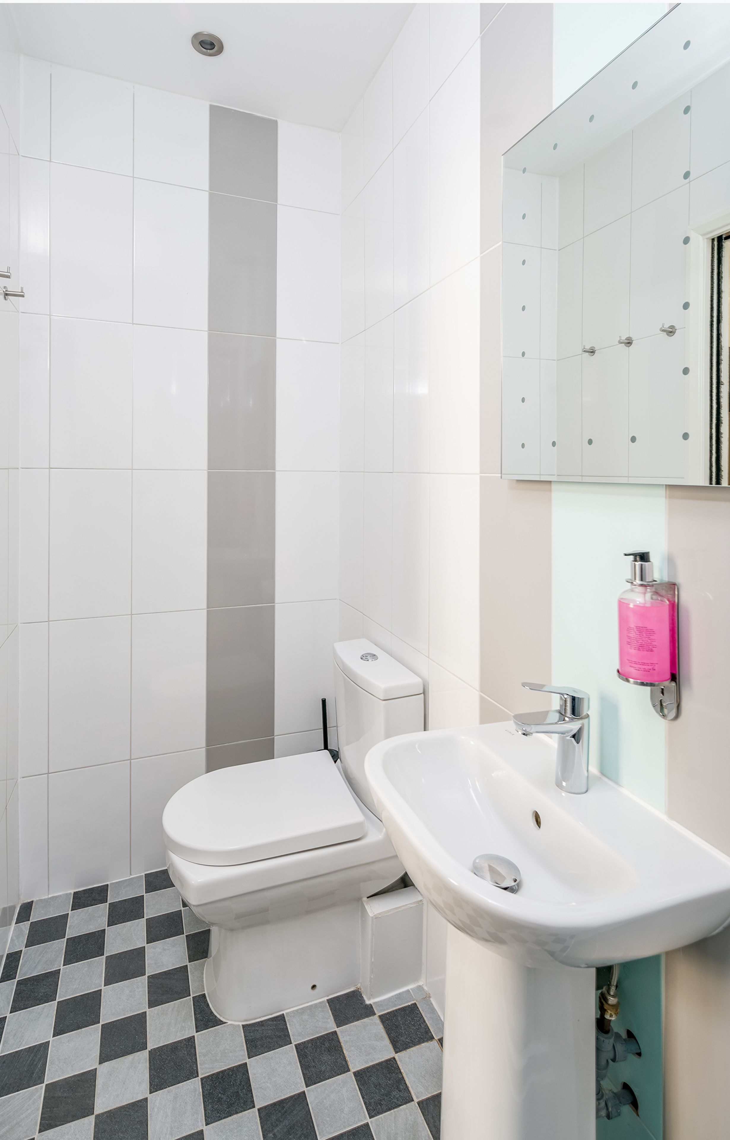 Photo - OYO Bakers Hotel London Victoria