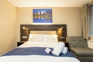 Family Room | Desk, free WiFi, bed sheets - Stay Inn Hotel Manchester (Salford)