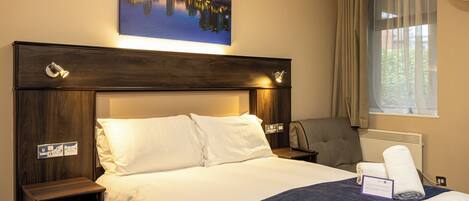 Desk, free WiFi, bed sheets