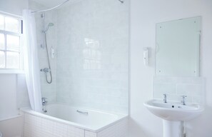 Twin Room | Bathroom | Hair dryer, towels - Cock Hotel Stony Stratford by Greene King Inns (Milton Keynes)