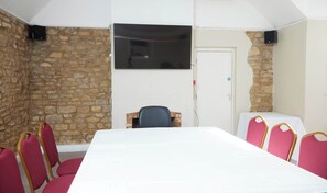 Meeting facility - Cock Hotel Stony Stratford by Greene King Inns (Milton Keynes)
