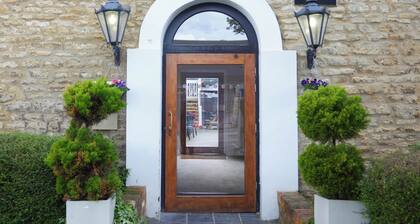 Cock Hotel Stony Stratford by Greene King Inns
