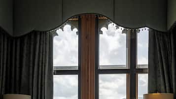 Deluxe Lake View Double Room | Bộ trải giường bằng vải cotton Ai Cập, bộ đồ giường kháng dị ứng