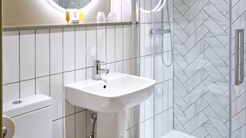 Signature Double or Twin Room, 1 Double or 2 Single Beds | Bathroom | Free toiletries, hair dryer, towels, soap