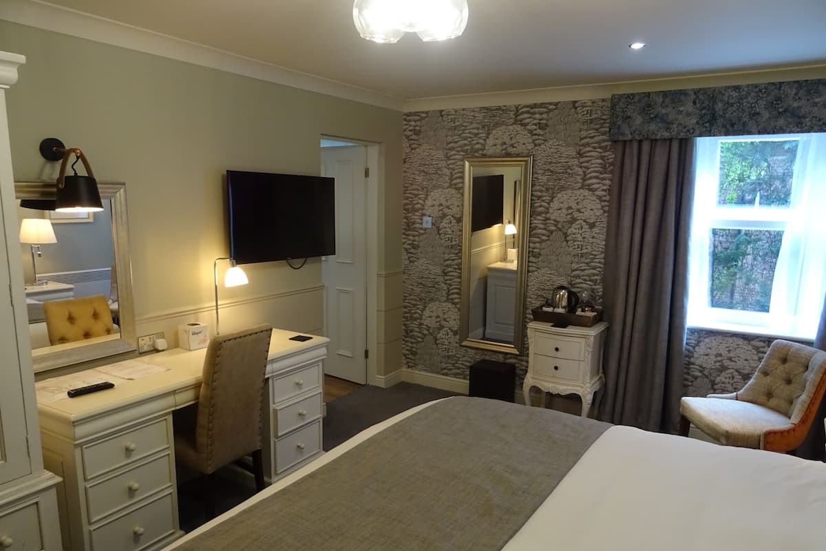 Signature Double | Desk, iron/ironing board, free WiFi, bed sheets