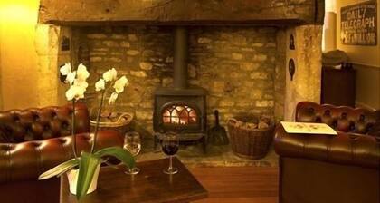 Bell House Hotel & Restaurant