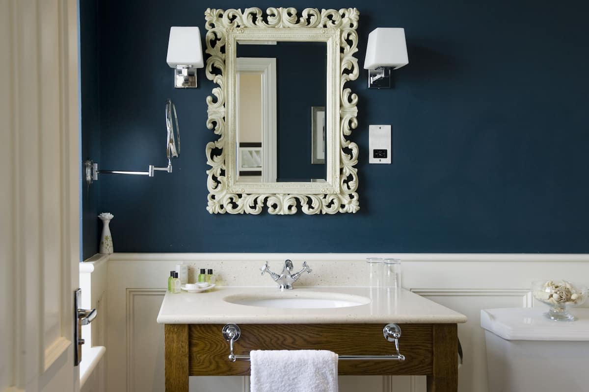 superior double room, sea view | bathroom sink