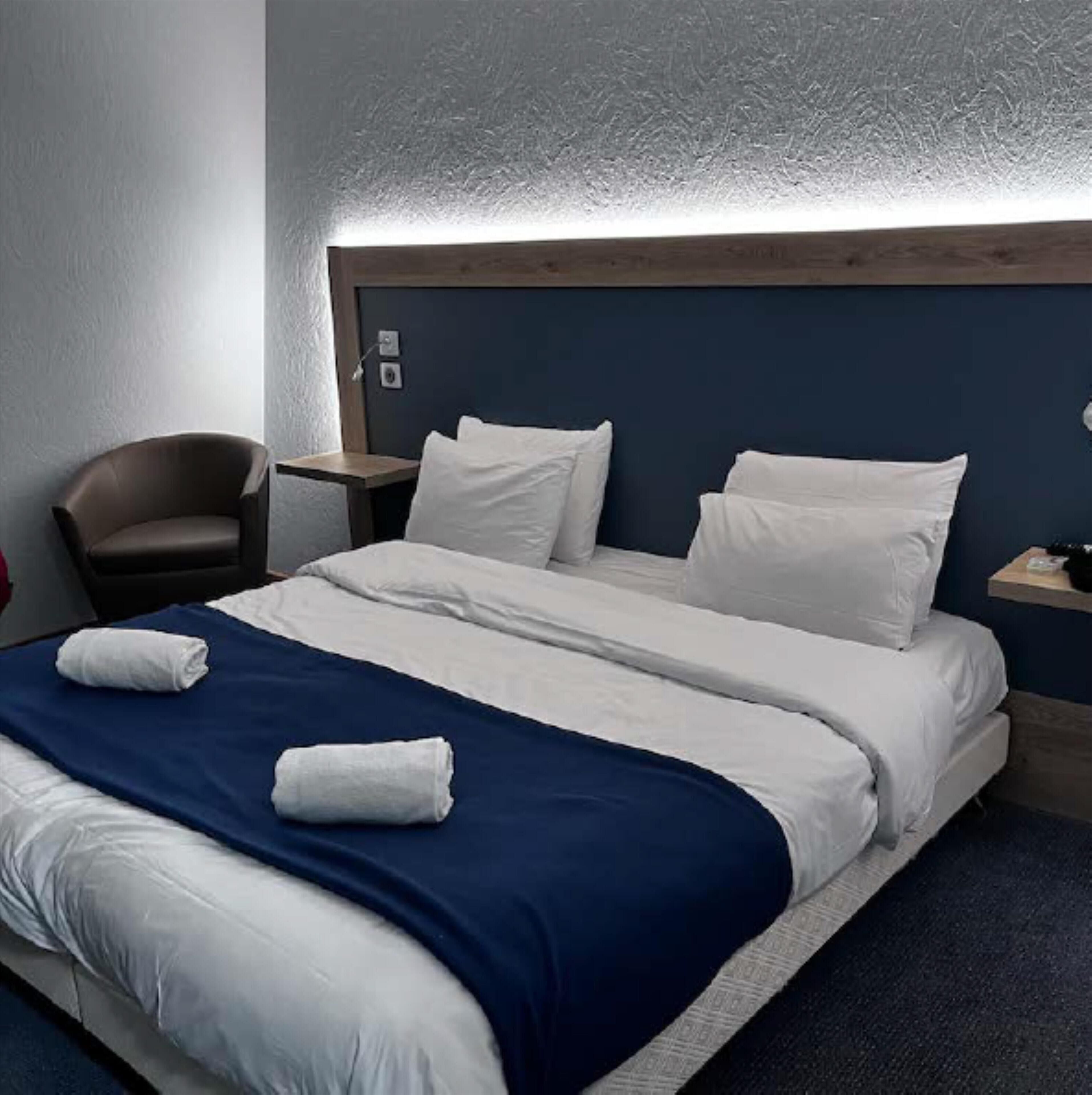 Bureau, espace de travail pour ordinateur portable