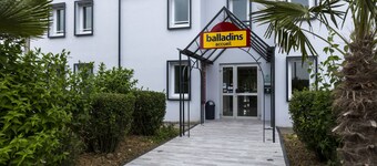 Initial by Balladins St Quentin/Gauchy